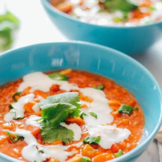 Buffalo Chicken Red Lentil Chili | Destination Delish - A healthy chili, chock-full of veggies, red lentils, and tender pulled chicken in a rich and spicy buffalo wing sauce. Make it in the Instant Pot for a quick and easy one-pot meal!